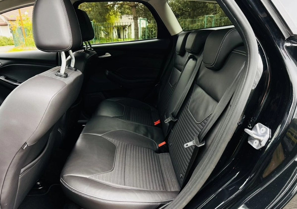 Ford Focus cena 35900 przebieg: 104000, rok produkcji 2015 z Radzymin małe 781